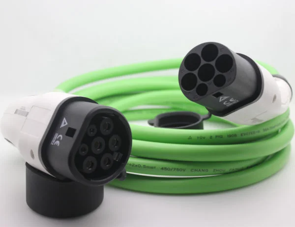 Ev charging plug Type 2 to type 2 32A 16A Green Colour/قابس شحن من النوع 2 إلى النوع 2 32A 16A أخضر اللون