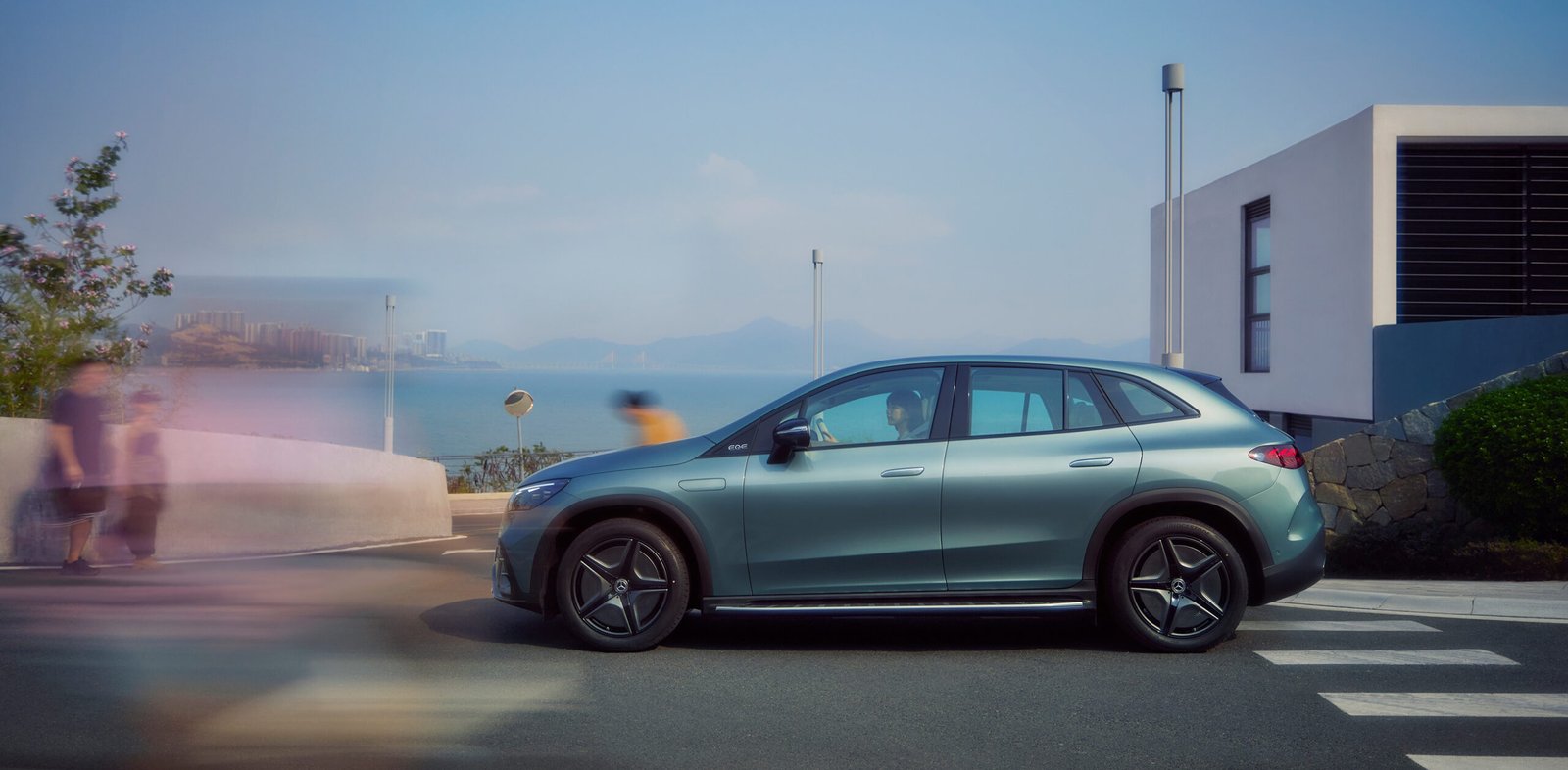 EQE SUV