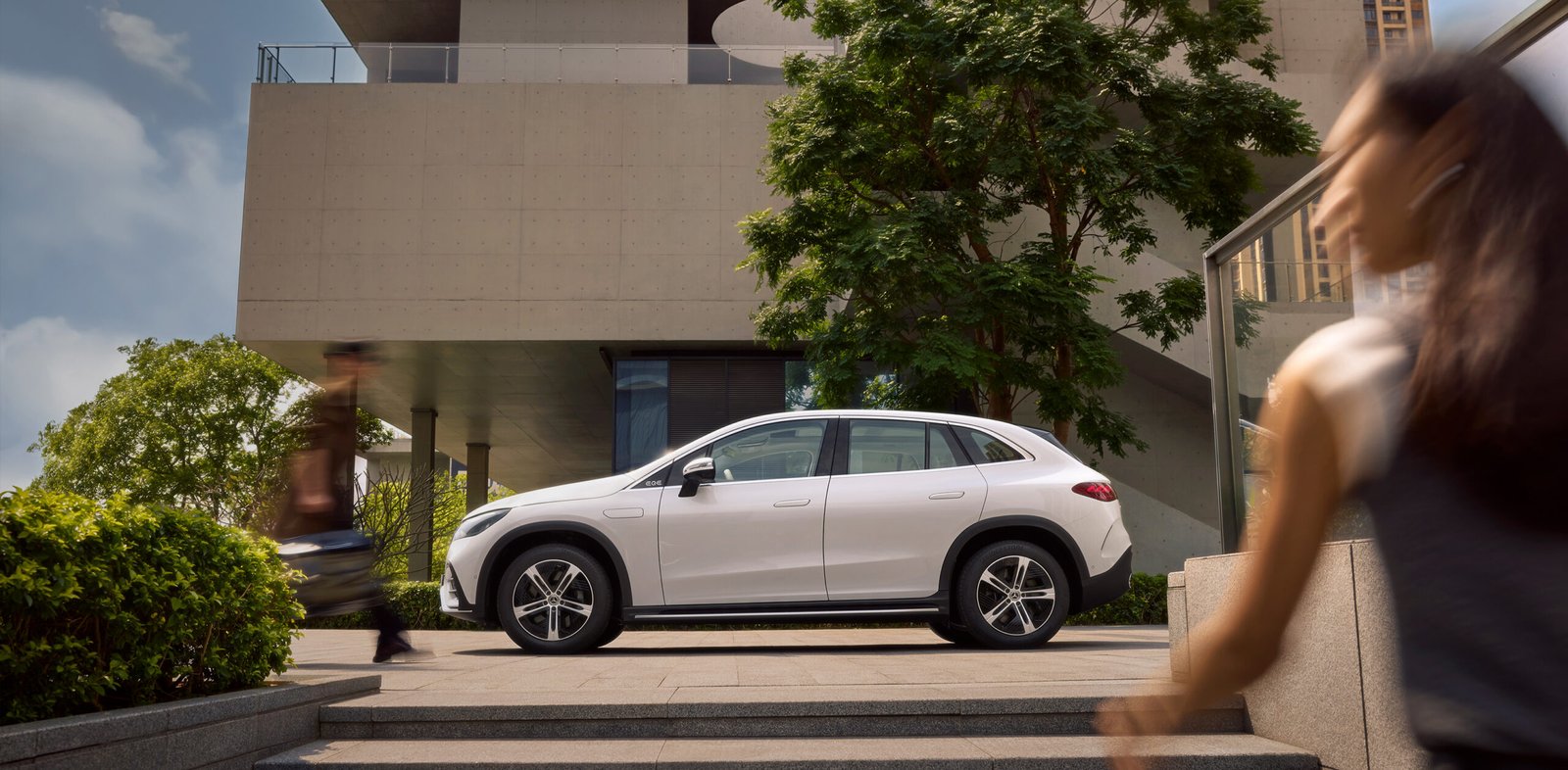 EQE SUV