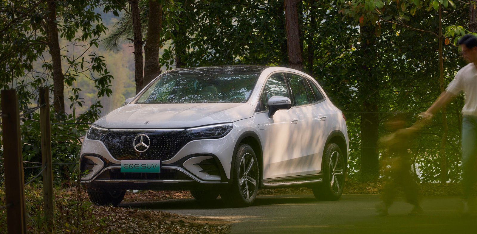EQE SUV