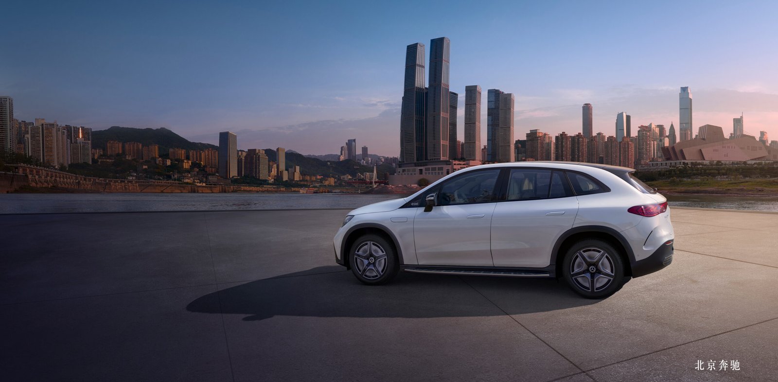 EQE SUV