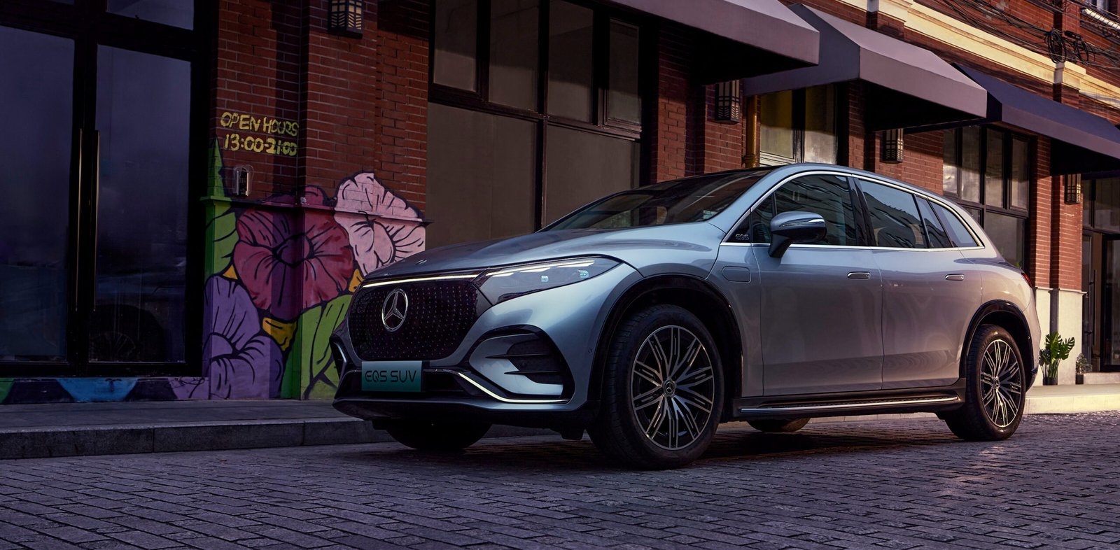EQS SUV
